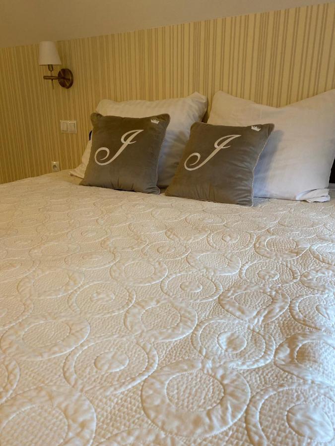 Palac Jablonowo Bed and Breakfast Ujście Buitenkant foto