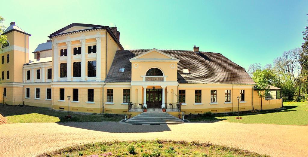 Palac Jablonowo Bed and Breakfast Ujście Buitenkant foto