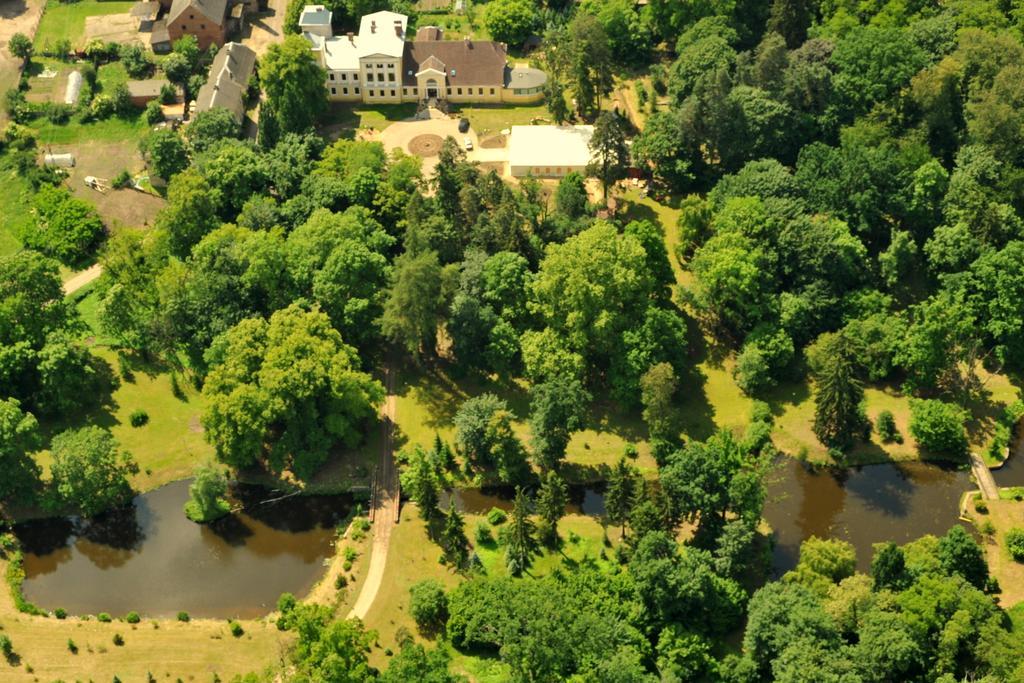 Palac Jablonowo Bed and Breakfast Ujście Buitenkant foto